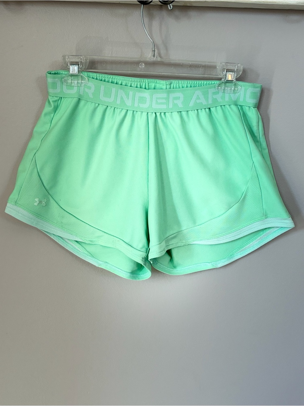 Under Armour Girls/Misses Mint Green Athletic Shorts – M